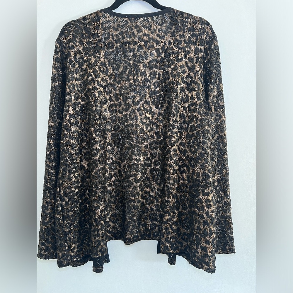 Chico’s JACKET
LEOPARD AND LACE
PATTERN/FASH LS
BLACK/GOLD - Picture 5 of 6